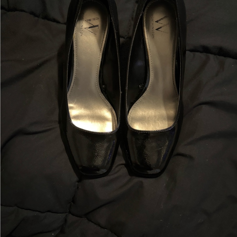 Women's Black Patent Leather Pumps